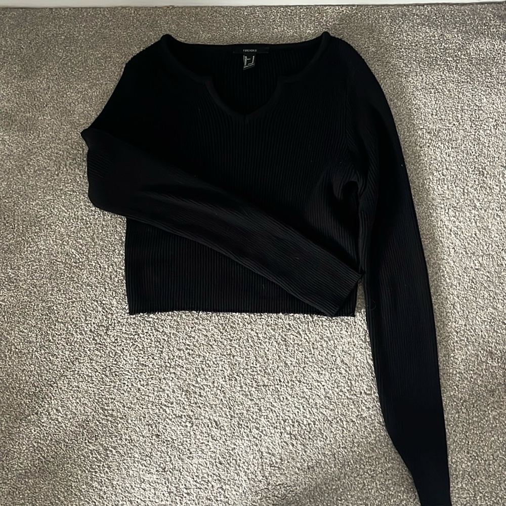 black long sleeve t-shirt